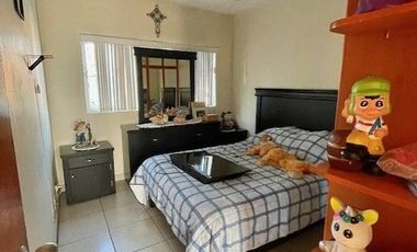 CASA CON USO DE SUELO MIXTO EN LA COLONIA SAN VICENTE