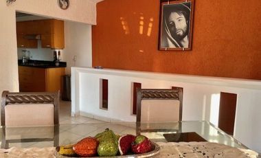 CASA CON USO DE SUELO MIXTO EN LA COLONIA SAN VICENTE