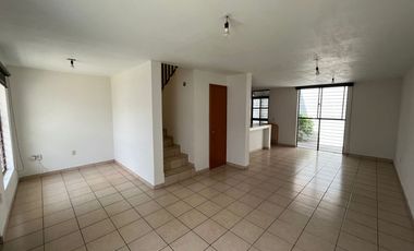 Casa dentro de condominio — 3 habitaciones, 2.5 baños y cochera para 2 autos Casa