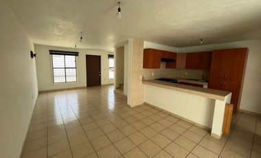 Casa dentro de condominio — 3 habitaciones, 2.5 baños y cochera para 2 autos Casa