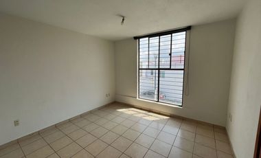 Casa dentro de condominio — 3 habitaciones, 2.5 baños y cochera para 2 autos Casa