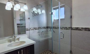 Casa en renta en Misión del Sol, semi amueblada