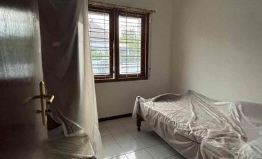 Disewakan Murah Rumah Luas Halaman Luas di Pondok Mutiara Sidoarjo dkt Taman Pinang Pondok Jati Tengah Kota