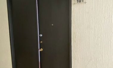 Renta oficinas, diferentes medidas y distribución. Sobre Av. Juárez