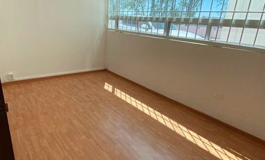 Renta oficinas, diferentes medidas y distribución. Sobre Av. Juárez