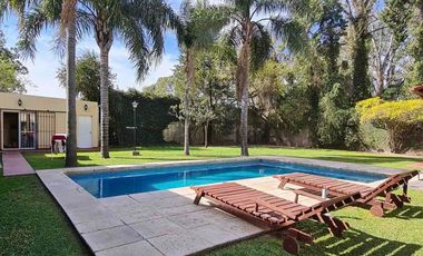 Venta propiedad exclusiva de categoría en Santo Tomé con piscina, quincho y cochera