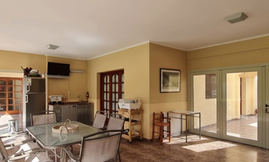 Venta propiedad exclusiva de categoría en Santo Tomé con piscina, quincho y cochera