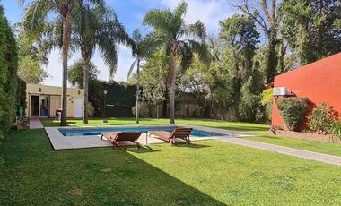 Venta propiedad exclusiva de categoría en Santo Tomé con piscina, quincho y cochera