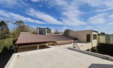 Venta propiedad exclusiva de categoría en Santo Tomé con piscina, quincho y cochera