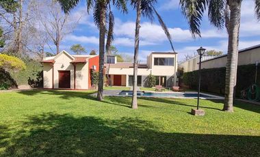 Venta propiedad exclusiva de categoría en Santo Tomé con piscina, quincho y cochera