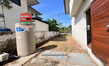 บ้านเดี่ยว เนื้อที่ 102 ตร.ว. โครงการ ดิเออเบิร์น รังสิต-นครนายก คลอง 15 ใกล้ปั้ม ปตท.คลอง 15 ถนนรังสิต-นครนายก ตำบลคลองใหญ่ อำเภอองครักษ์ นครนายก