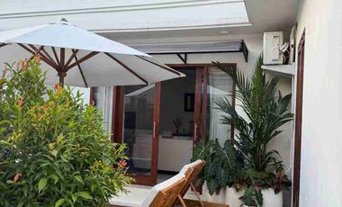 Dijual Villa Baru Modern Tropis Dekat Dyatmika