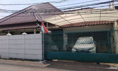 Rumah Hoek di Taman Gandaria Indah, Dekat MRT Haji Nawi dan PIM
