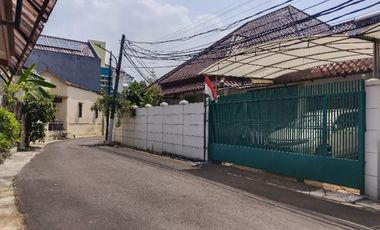 Rumah Hoek di Taman Gandaria Indah, Dekat MRT Haji Nawi dan PIM
