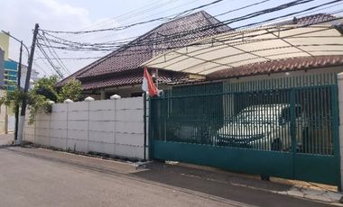 Rumah Hoek di Taman Gandaria Indah, Dekat MRT Haji Nawi dan PIM