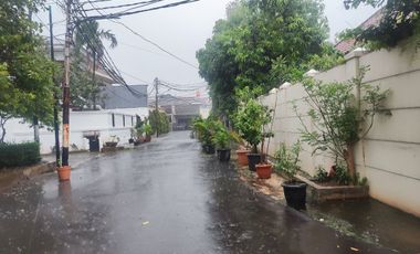 Rumah Hoek di Taman Gandaria Indah, Dekat MRT Haji Nawi dan PIM