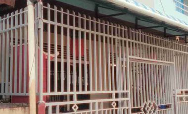 Rumah terawat dan lingkungan tenang 2 lantai kota Pontianak