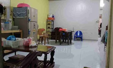 Rumah terawat dan lingkungan tenang 2 lantai kota Pontianak