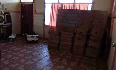 Rumah terawat dan lingkungan tenang 2 lantai kota Pontianak