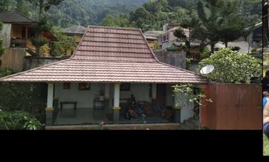 Di jual cepat villa di Jogjogan, Cisarua kab. Bogor. Dekat dgn taman wisata curug cilember, NEGO