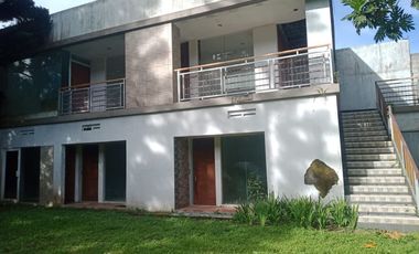 Di jual cepat villa di Jogjogan, Cisarua kab. Bogor. Dekat dgn taman wisata curug cilember, NEGO
