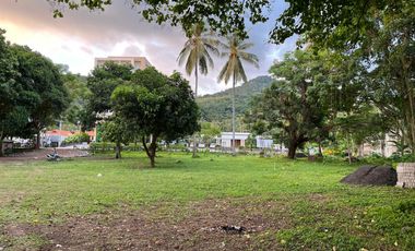 Beachfront land in central Senggigi