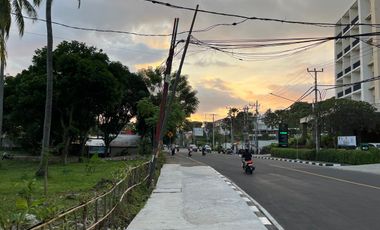 Beachfront land in central Senggigi