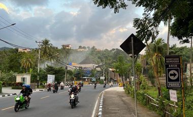 Beachfront land in central Senggigi