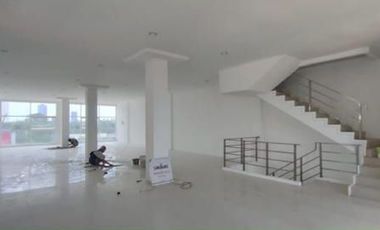 Ruko pinggir jalan raya Serpong dekat lampu merah siap pakai