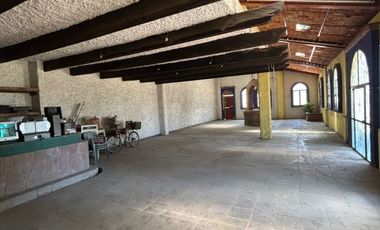 Venta de Restaurante y amplia propiedad con excelente ubicación