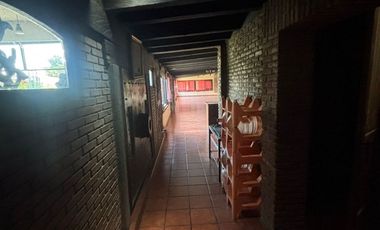 Venta de Restaurante y amplia propiedad con excelente ubicación