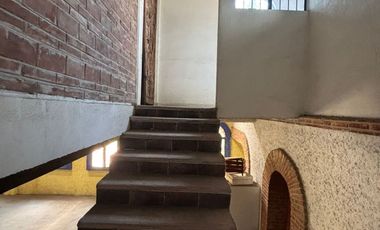 Venta de Restaurante y amplia propiedad con excelente ubicación