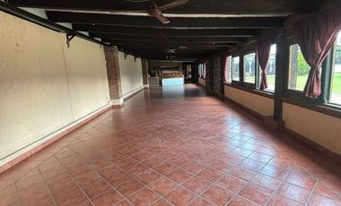 Venta de Restaurante y amplia propiedad con excelente ubicación