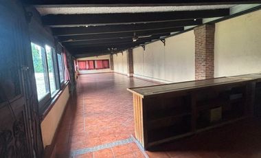 Venta de Restaurante y amplia propiedad con excelente ubicación