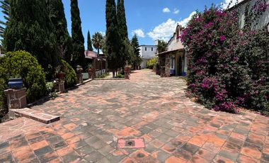 Venta de Restaurante y amplia propiedad con excelente ubicación