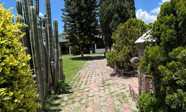 Venta de Restaurante y amplia propiedad con excelente ubicación