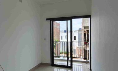 Rumah Cantik 2 lantai Ready Dekat LRT Ciracas Jakarta Timur