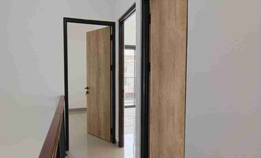 Rumah Cantik 2 lantai Ready Dekat LRT Ciracas Jakarta Timur