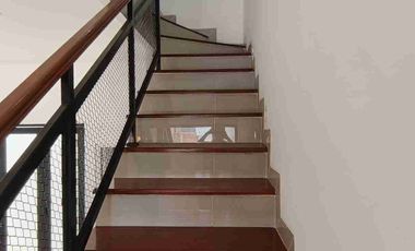 Rumah Cantik 2 lantai Ready Dekat LRT Ciracas Jakarta Timur