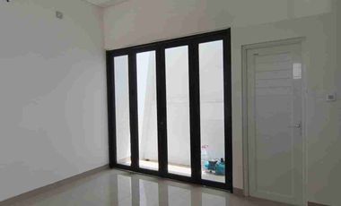 Rumah Cantik 2 lantai Ready Dekat LRT Ciracas Jakarta Timur