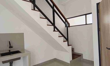 Rumah Cantik 2 lantai Ready Dekat LRT Ciracas Jakarta Timur