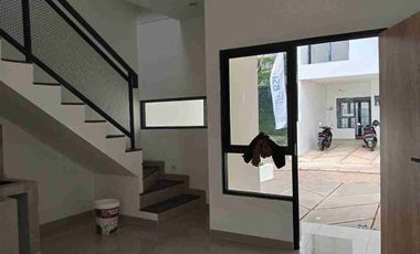 Rumah Cantik 2 lantai Ready Dekat LRT Ciracas Jakarta Timur