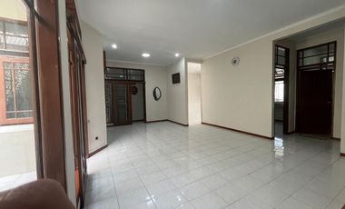 Rumah Siap Huni Di Area Sekelimus Buah Batu dkt Soekarno Hatta