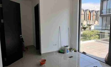 sewa rumah pik2 6x10 3 lantai brand new