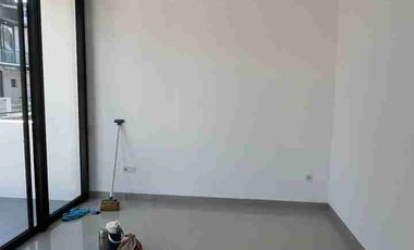 sewa rumah pik2 6x10 3 lantai brand new