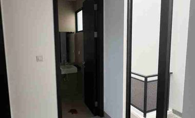 sewa rumah pik2 6x10 3 lantai brand new