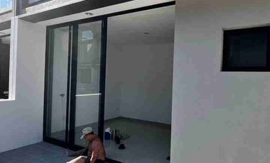 sewa rumah pik2 6x10 3 lantai brand new