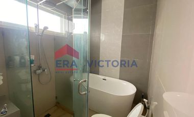 Jual Sewa Rumah Bagus Terawat Siap Huni Ada Kolam Renang Included 6 AC Water Heater & Kitchen Set Dalam Perumahan di Rejomulyo Kota Kediri Posisi Hook