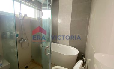 Jual Sewa Rumah Bagus Terawat Siap Huni Ada Kolam Renang Included 6 AC Water Heater & Kitchen Set Dalam Perumahan di Rejomulyo Kota Kediri Posisi Hook