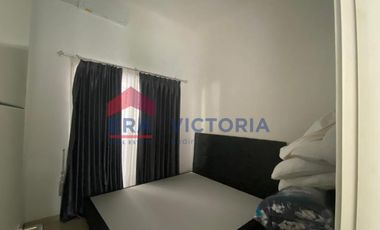 Jual Sewa Rumah Bagus Terawat Siap Huni Ada Kolam Renang Included 6 AC Water Heater & Kitchen Set Dalam Perumahan di Rejomulyo Kota Kediri Posisi Hook